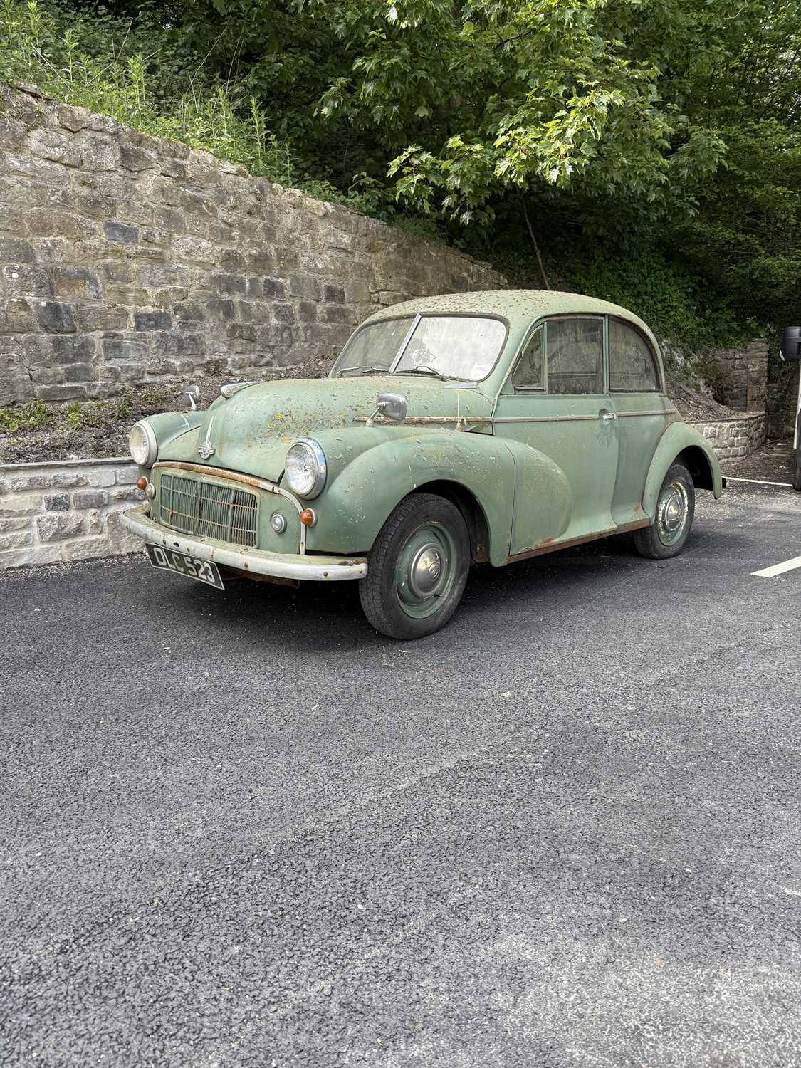 Lot 719 - A 1950S SPLIT SCREEN MORRIS MINOR