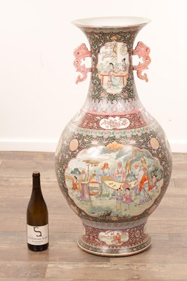 Lot 340 - AN IMPRESSIVE LARGE CHINESE FAMILLE ROSE HALL VASE