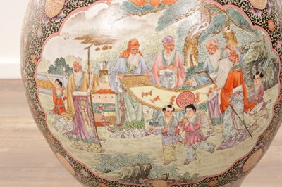 Lot 340 - AN IMPRESSIVE LARGE CHINESE FAMILLE ROSE HALL VASE