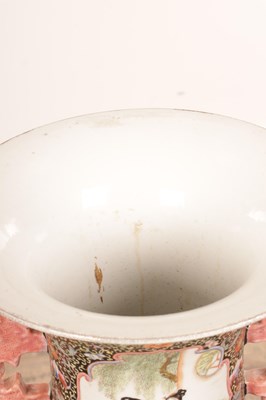 Lot 340 - AN IMPRESSIVE LARGE CHINESE FAMILLE ROSE HALL VASE