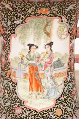 Lot 340 - AN IMPRESSIVE LARGE CHINESE FAMILLE ROSE HALL VASE