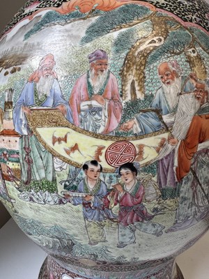 Lot 340 - AN IMPRESSIVE LARGE CHINESE FAMILLE ROSE HALL VASE