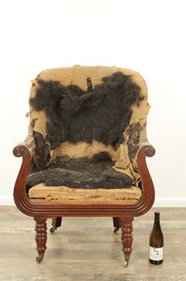 Lot 1586 - A GOOD REGENCY MAHOGANY SHAPED LIBRARY CHAIR