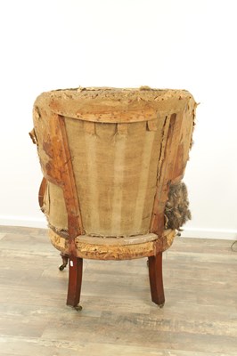 Lot 1586 - A GOOD REGENCY MAHOGANY SHAPED LIBRARY CHAIR