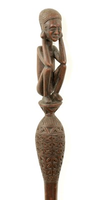 Lot 793 - A RARE SOUTHERN AFRICAN CHOKWE CARVED HARDWOOD STAFF