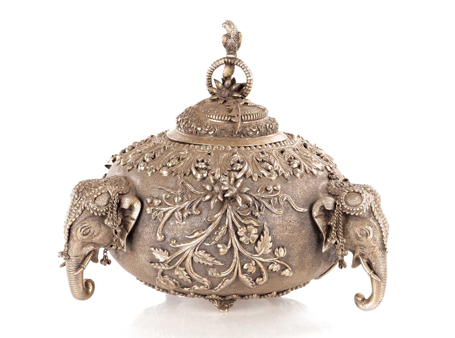 Lot 304 - A LATE 19TH CENTURY INDIAN SILVER METAL LIDDED CENTRE PIECE
