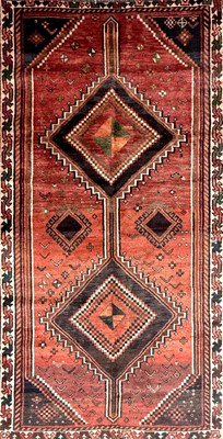 Lot 798 - A HAND KNOTTED PERSIAN LORI CARPET