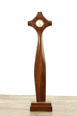 Lot 1456 - A DECORATIVE EARLY 20TH CENTURY MAHOGANY WWI PROPELLER CLOCK