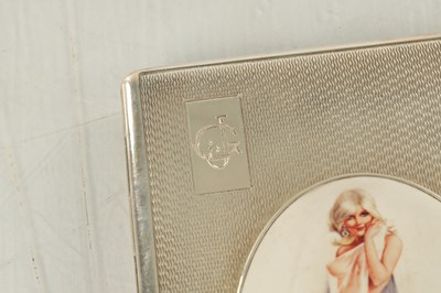 Lot 292 - A MID 20TH CENTURY SILVER AND ENAMEL CIGARETTE CASE