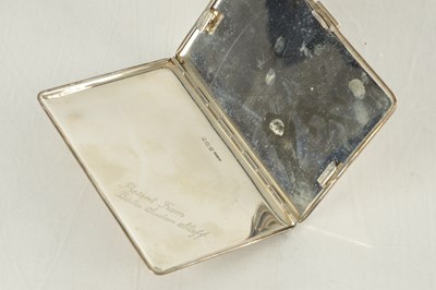 Lot 292 - A MID 20TH CENTURY SILVER AND ENAMEL CIGARETTE CASE