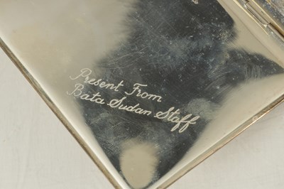 Lot 292 - A MID 20TH CENTURY SILVER AND ENAMEL CIGARETTE CASE