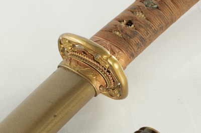 Lot 704 - A 19TH CENTURY JAPANESE WWII OFFICERS SAMURAI SWORD