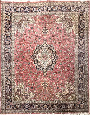 Lot 730 - A LARGE GOOD QUALITY PERSIAN PINK WOOL MEDALLION CARPET