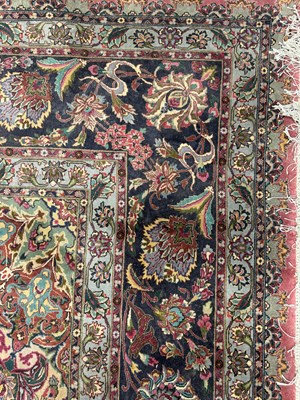 Lot 730 - A LARGE GOOD QUALITY PERSIAN PINK WOOL MEDALLION CARPET