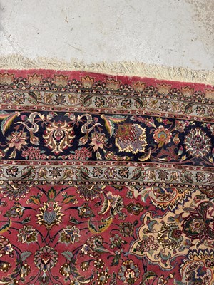 Lot 730 - A LARGE GOOD QUALITY PERSIAN PINK WOOL MEDALLION CARPET