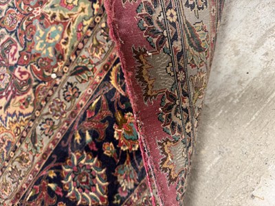 Lot 730 - A LARGE GOOD QUALITY PERSIAN PINK WOOL MEDALLION CARPET