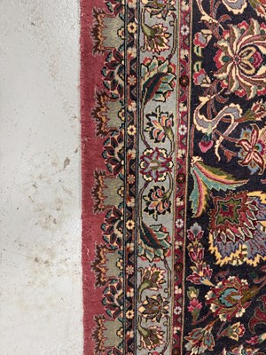 Lot 730 - A LARGE GOOD QUALITY PERSIAN PINK WOOL MEDALLION CARPET