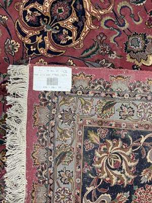 Lot 730 - A LARGE GOOD QUALITY PERSIAN PINK WOOL MEDALLION CARPET
