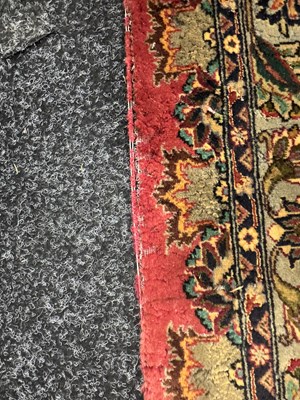 Lot 730 - A LARGE GOOD QUALITY PERSIAN PINK WOOL MEDALLION CARPET
