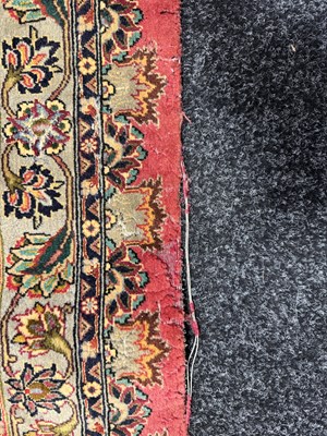 Lot 730 - A LARGE GOOD QUALITY PERSIAN PINK WOOL MEDALLION CARPET