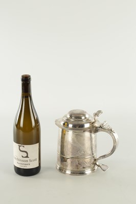 Lot 366 - A WILLIAM AND MARY SILVER LIDDED TANKARD