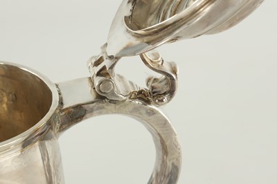 Lot 366 - A WILLIAM AND MARY SILVER LIDDED TANKARD