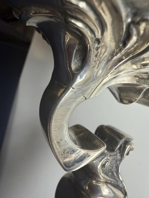 Lot 366 - A WILLIAM AND MARY SILVER LIDDED TANKARD