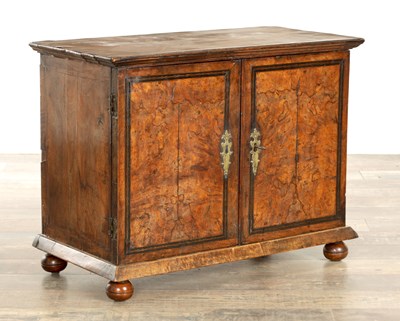 Lot 1290 - A RARE WILLIAM AND MARY BURR WALNUT AND INLAID COLLECTOR'S TABLE CABINET