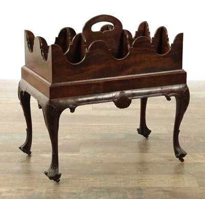 Lot A FINE MID 18TH CENTURY FIGURED MAHOGANY IRISH CHIPPENDALE STYLE BOTTLE CARRIER/DECANTER STAND