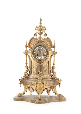 Lot 11 - French brass mantel clock