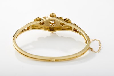 Lot 228 - AN 18CT GOLD OPAL AND DIAMOND BRACELET WITH MATCHING RING