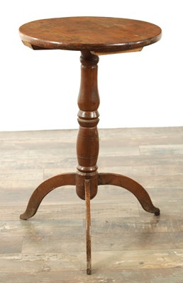 Lot AN 18TH CENTURY PRIMITIVE ASH AND ELM TRIPOD TABLE
