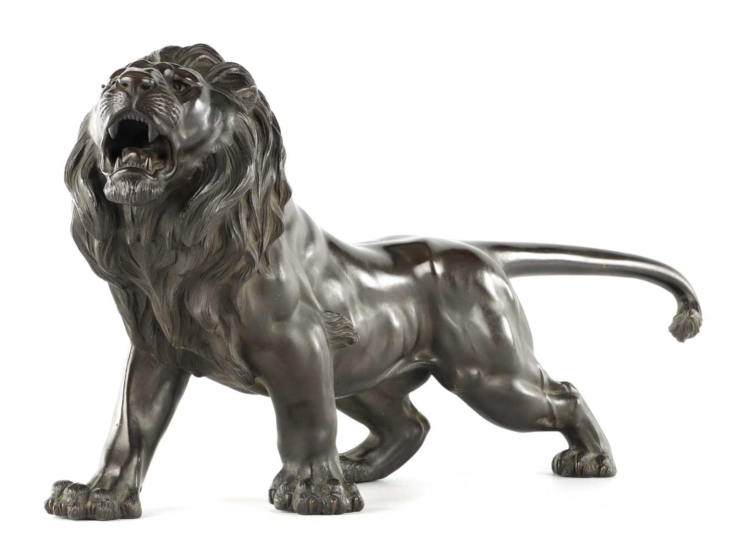 Lot 88 - A LARGE MEIJI PERIOD JAPANESE PATINATED BRONZE SCULPTURE