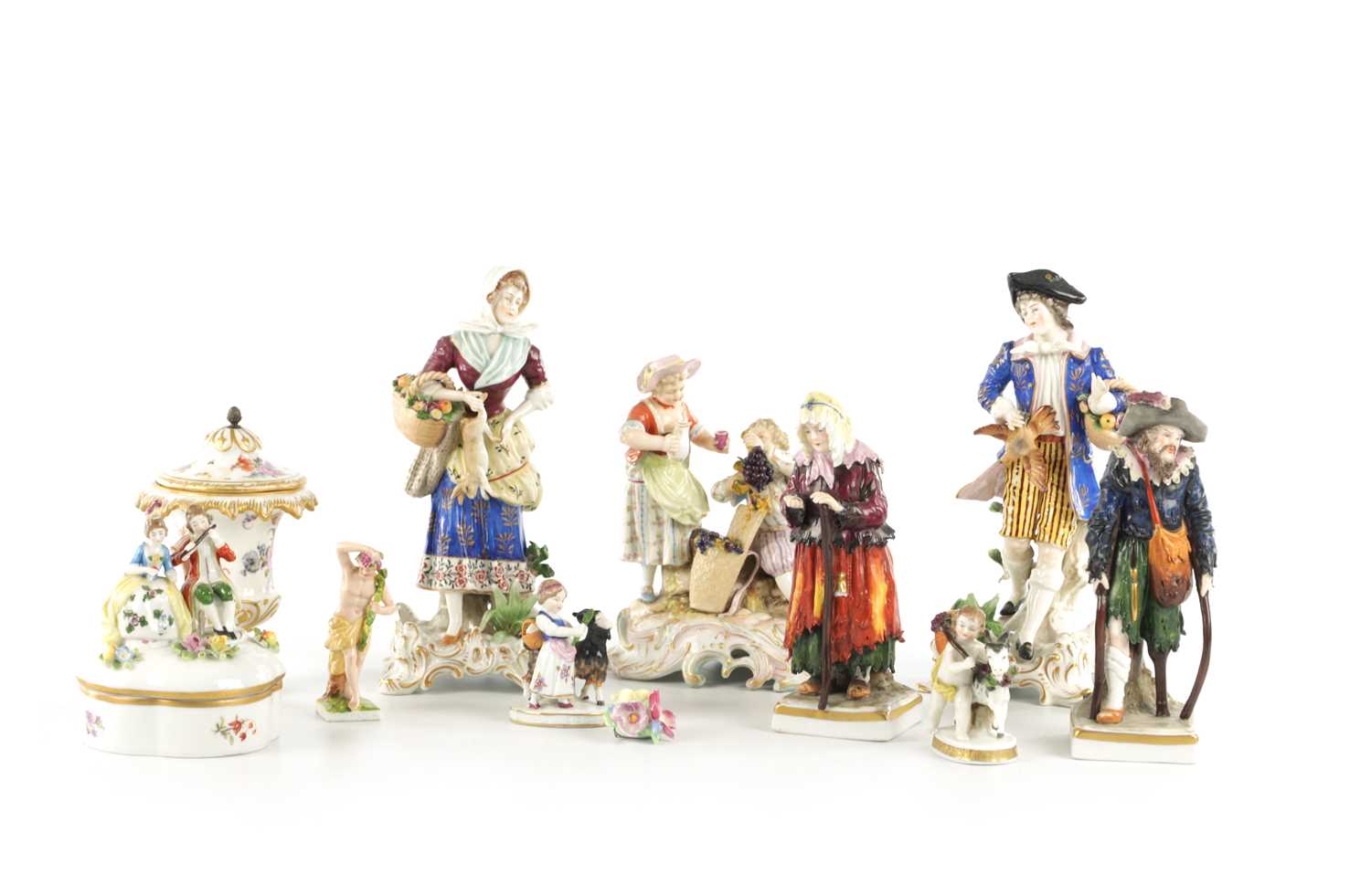 Lot 155 - A COLLECTION OF CONTINENTAL PORCELAIN