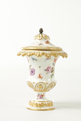 Lot 155 - A COLLECTION OF CONTINENTAL PORCELAIN