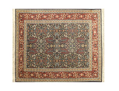 Lot 578 - AN EARLY 20TH CENTURY TURKISH WOOL CARPET