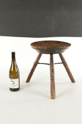 Lot 1304 - A LATE 18TH CENTURY WELSH MILKING STOOL