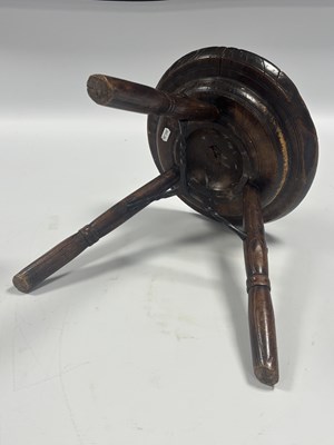 Lot 1304 - A LATE 18TH CENTURY WELSH MILKING STOOL