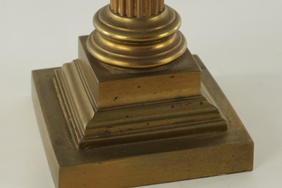 Lot 539 - A 19TH CENTURY BRASS CORINTHIAN COLUMN OIL LAMP