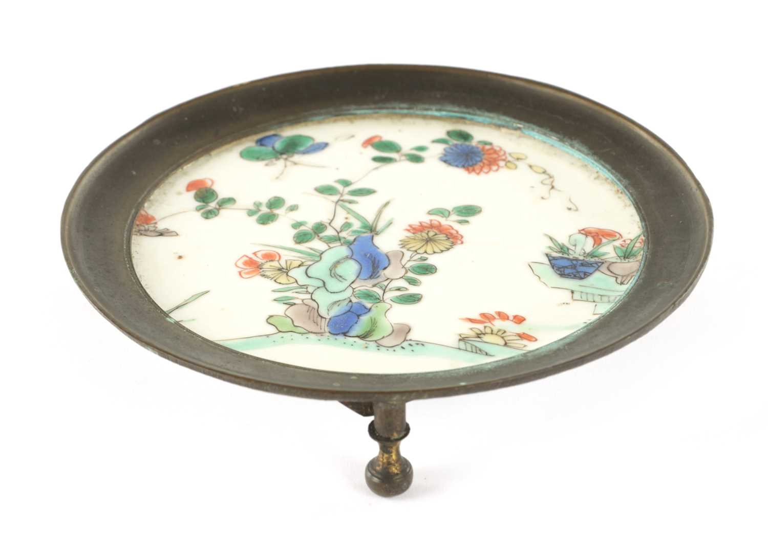 Lot 118 - A JAPANESE PORCELAIN FAMILLE ROSE BOWL ENCASED IN A PEWTER FRAME
