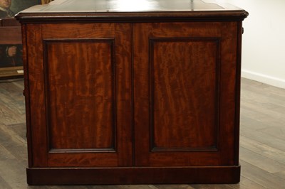 Lot 1180 - A GOOD REGENCY FIGURED MAHOGANY PARTNERS DESK STAMPED GILLOWS