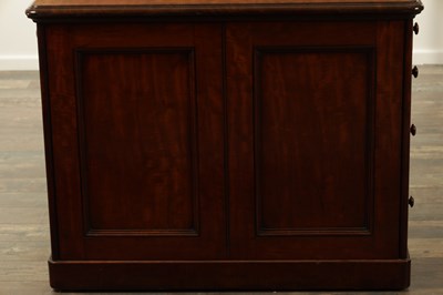 Lot 1180 - A GOOD REGENCY FIGURED MAHOGANY PARTNERS DESK STAMPED GILLOWS