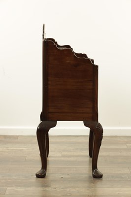 Lot 289 - A 20TH CENTURY QUEEN ANNE STYLE FIGURED MAHOGANY BEDSIDE CABINET