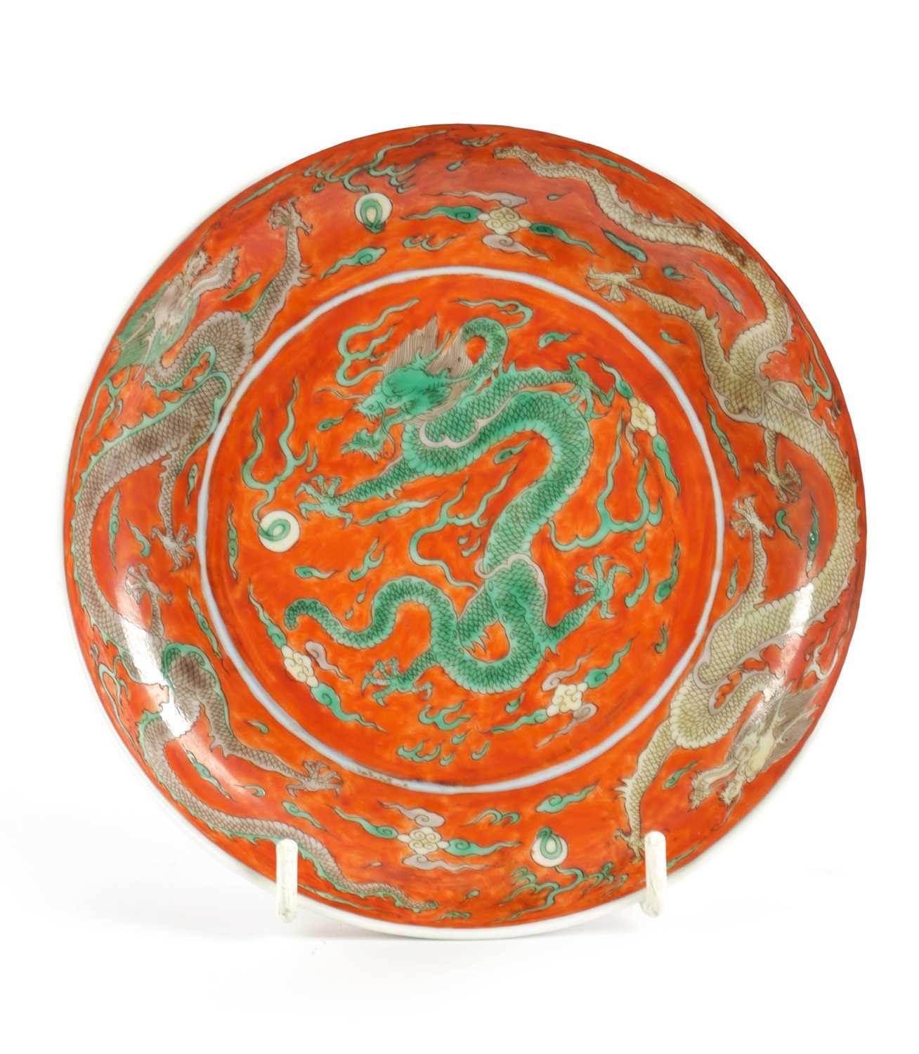 Lot 146 - A 19TH CENTURY CHINESE PORCELAIN DRAGON CHARGER