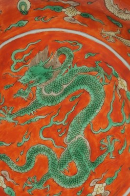 Lot 146 - A 19TH CENTURY CHINESE PORCELAIN DRAGON CHARGER