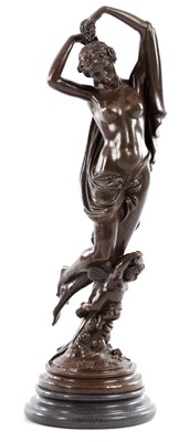 Lot 141 - AN ART NOUVEAU STYLE FIGURAL BRONZE