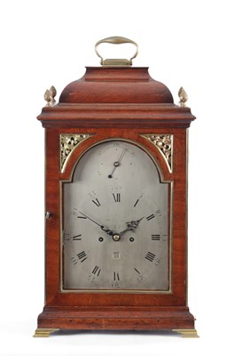 Lot 971 - RICHARD COMBER, LEWIS. A GEORGE III MAHOGANY BRACKET CLOCK