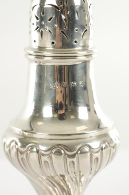 Lot 192 - TWO EARLY 20TH CENTURY SILVER TABLEWARE ITEMS