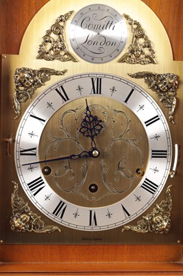 Lot 1055 - COMMITTI, LONDON. A LATE 20TH CENTURY "QUEEN ANNE" QUARTER CHIMING BURR WALNUT BRACKET CLOCK