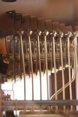 Lot 1055 - COMMITTI, LONDON. A LATE 20TH CENTURY "QUEEN ANNE" QUARTER CHIMING BURR WALNUT BRACKET CLOCK